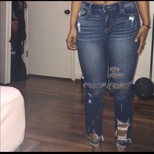 Jeans with holes